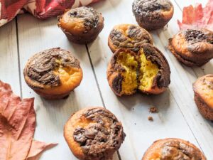 pumpkin cream cheese swirl muffins