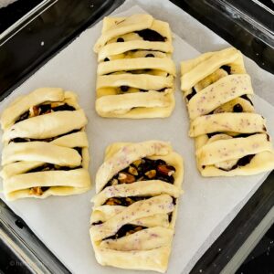 halloween mummy pies